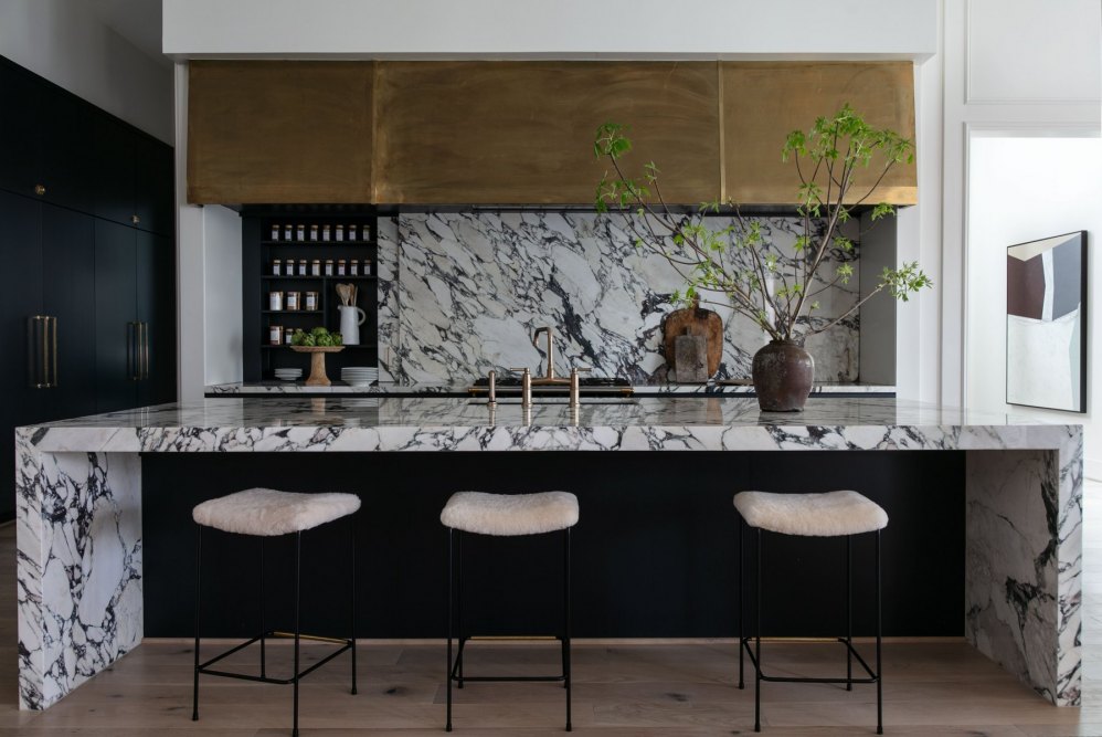 Kitchen-Wide-Backsplash-Open-WEB
